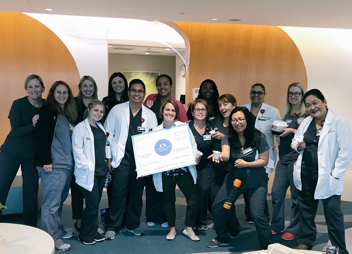 bjcabezas's tweet photo. Thanks for the tip @MyFHOrlando! We celebrated National Vanilla Pudding Day! #chocolatepuddingisjune26 #connectioncentral #caremanagement https://t.co/37i77smAE3