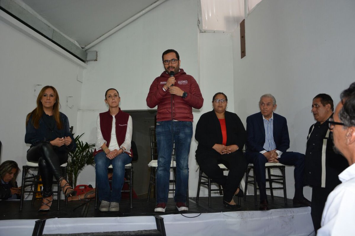 vromog's tweet photo. Los candidatos de #Morena en defensa de la Ciudad de México  queremos hacer compromiso de cuidar nuestro patrimonio natural y vigilar el desarrollo urbano para evitar las violaciones de uso de suelo #RomoCONTIGO https://t.co/cqPCxps5dk