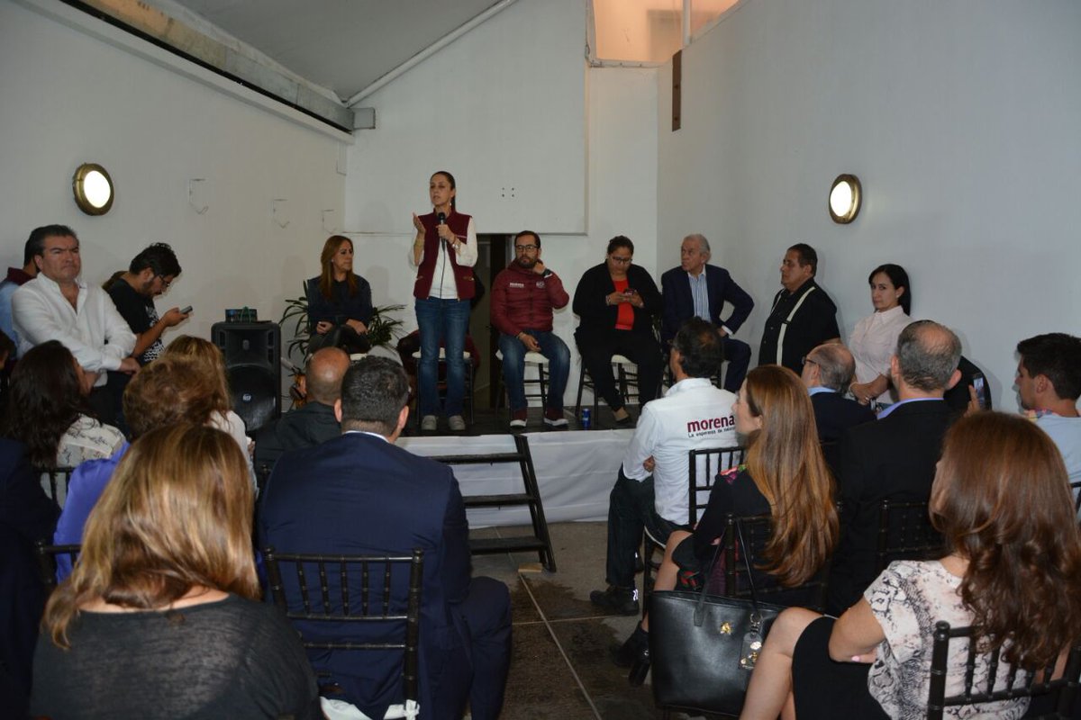 vromog's tweet photo. Los candidatos de #Morena en defensa de la Ciudad de México  queremos hacer compromiso de cuidar nuestro patrimonio natural y vigilar el desarrollo urbano para evitar las violaciones de uso de suelo #RomoCONTIGO https://t.co/cqPCxps5dk