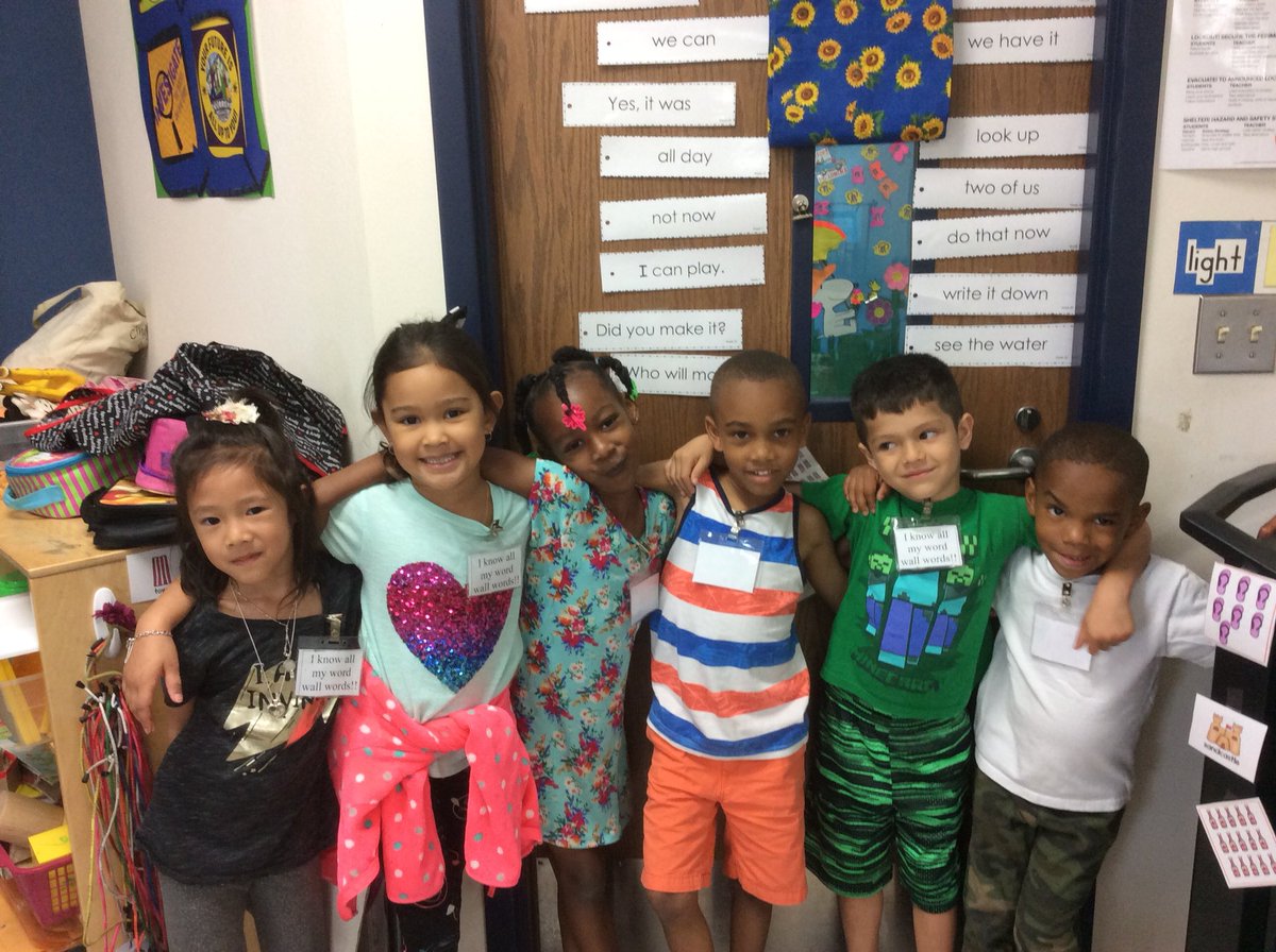 MrsCLAnderson's tweet photo. #ShandsES Somehow the tweet about these precious 6 knowing all their word wall words never was sent☹️. But here they are, excited to have met their goal of 60 words! https://t.co/87YX3N9S4Z