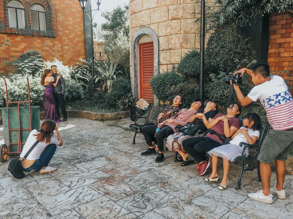 mediaramaphoto's tweet photo. Rare Behind-the-scene photo of Team Mediarama! https://t.co/tZYoc4DEJH