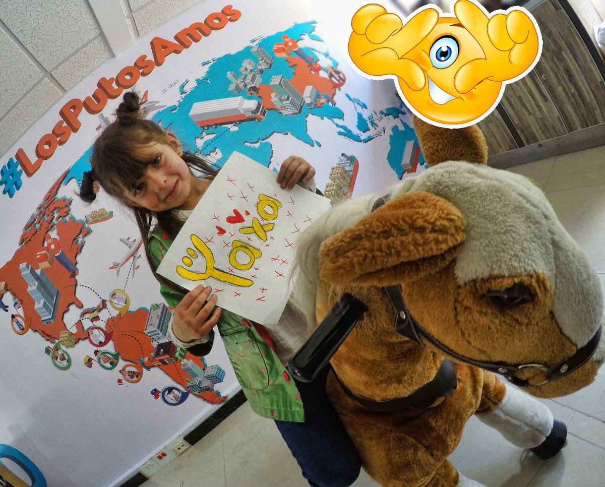 Yaxaco's tweet photo. Para #Yaxa es un privilegio contar con la creatividad de los más pequeños, por eso queremos decirle al mundo que eres nuestro #FanNumero1 y agradecer por pertenecer a nuestro #YaxaWorld #PiensaEnYaxa 👧🧑👌 https://t.co/W99WVAs9sK