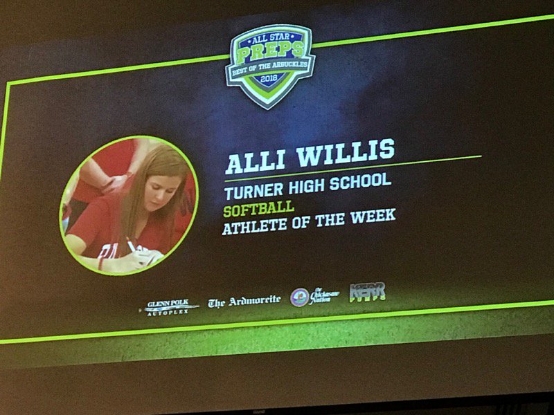 AMNTX18u's tweet photo. Congratulations to Turner HS Lady Falcons 2018 @nwosu_softball commit Alli Willis @willisalli Outstanding Achievement Award & making All Ardmoiete Team #ExpressDNA #AFExpressSoftball https://t.co/euZUGyag7Y