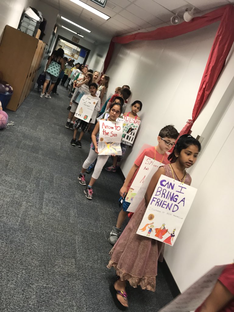 ReadingWithBird's tweet photo. 2nd graders put on their Caldecott Parade today and showed off their favorite books and hard work! @bvschools @bvlibraries @OTEregier #oteconnect https://t.co/CRgiknZg9R