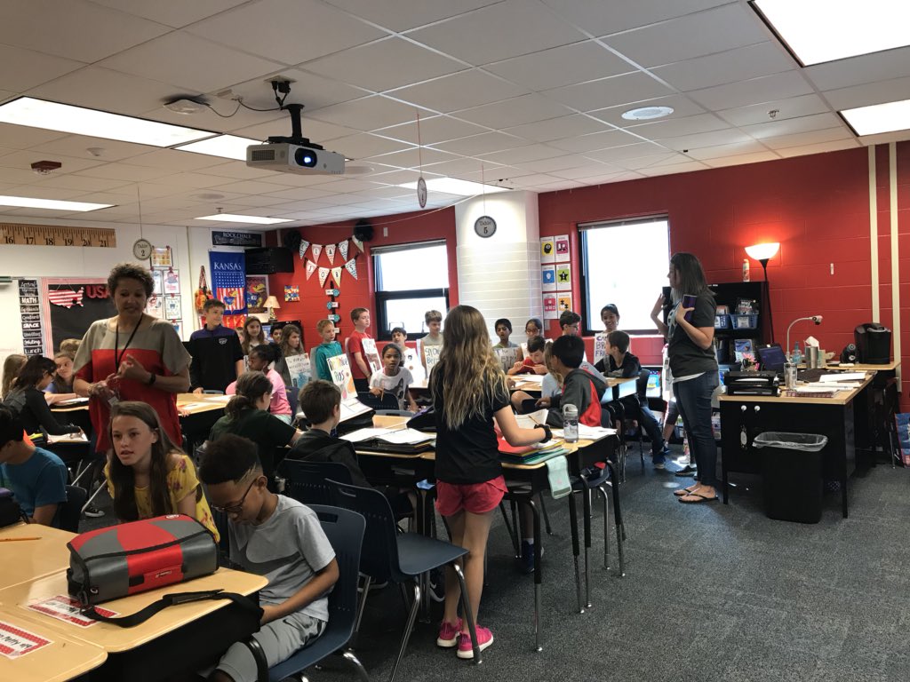 ReadingWithBird's tweet photo. 2nd graders put on their Caldecott Parade today and showed off their favorite books and hard work! @bvschools @bvlibraries @OTEregier #oteconnect https://t.co/CRgiknZg9R