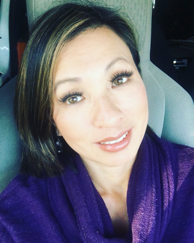 SharonChenTV's tweet photo. #takingontuesday in #purple...in the #homestretch. One more #liveshot to go.
#lifeofareporter #happytuesday #almostmidweek #positiveoutlook #2daystillTGIF #anotherbusyweek #workandwerk #newslady #fox5news #womenonair https://t.co/JvmzK9CkZZ