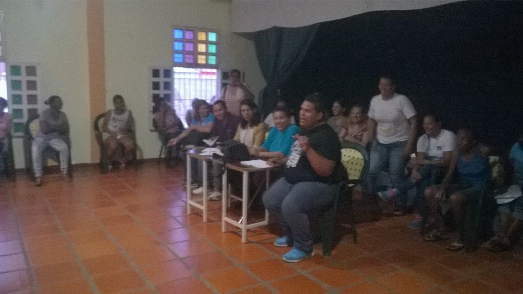 MPV_CARIRUBANA's tweet photo. #Mincomuna Carirubana: Lo prometido es deuda hoy inició el gobierno de calle camino al estado comunal #simonbolivar https://t.co/GUFcHeMgSf