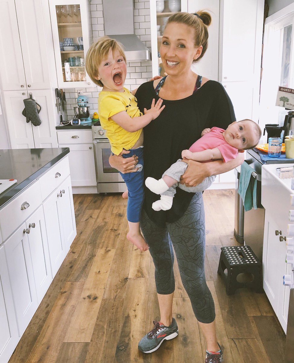 HeatherLakeFox5's tweet image. I want to find a mom who loves dinner time, and hire her to live in my house 👩🏼‍🍳🥦 #notapro #feedme #witchinghour