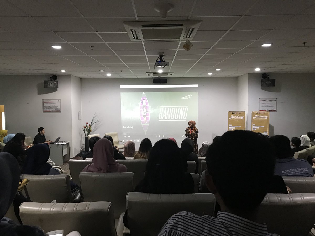 magic2k18's tweet photo. When in Telkom University https://t.co/tuQmYHDR6b