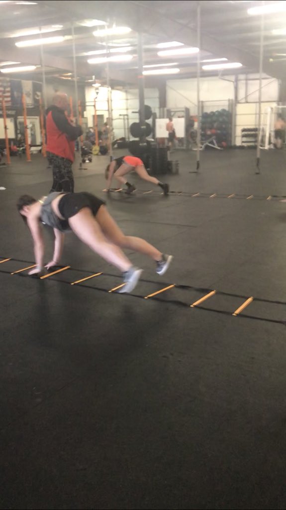 LRVBall's tweet photo. 7 wks w/Zane, average 18 girls every workout, 14 girls tested last night, added 21” on vertical(improved 1”-3”) , added 24” on approach vertical(improved 1”-5”) and shaved off 10.91 secs on shuttle run. THANKS ZANE!! #progressthroughaprocess #apetraining #ZANETRAINED #2018LRVB https://t.co/umaFb1Xlbl