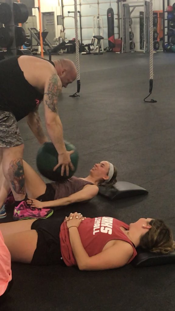 LRVBall's tweet photo. 7 wks w/Zane, average 18 girls every workout, 14 girls tested last night, added 21” on vertical(improved 1”-3”) , added 24” on approach vertical(improved 1”-5”) and shaved off 10.91 secs on shuttle run. THANKS ZANE!! #progressthroughaprocess #apetraining #ZANETRAINED #2018LRVB https://t.co/umaFb1Xlbl