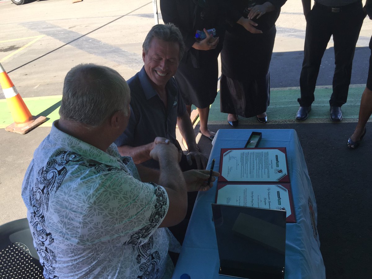 GeoffreyFiji's tweet photo. Fulton Hogan Hiways becomes 1st Fiji company to sign up to FICAC's Corporate Integrity Pledge. #FICAC #FultonHogan #anticorruption https://t.co/Iv2ejg7lYJ