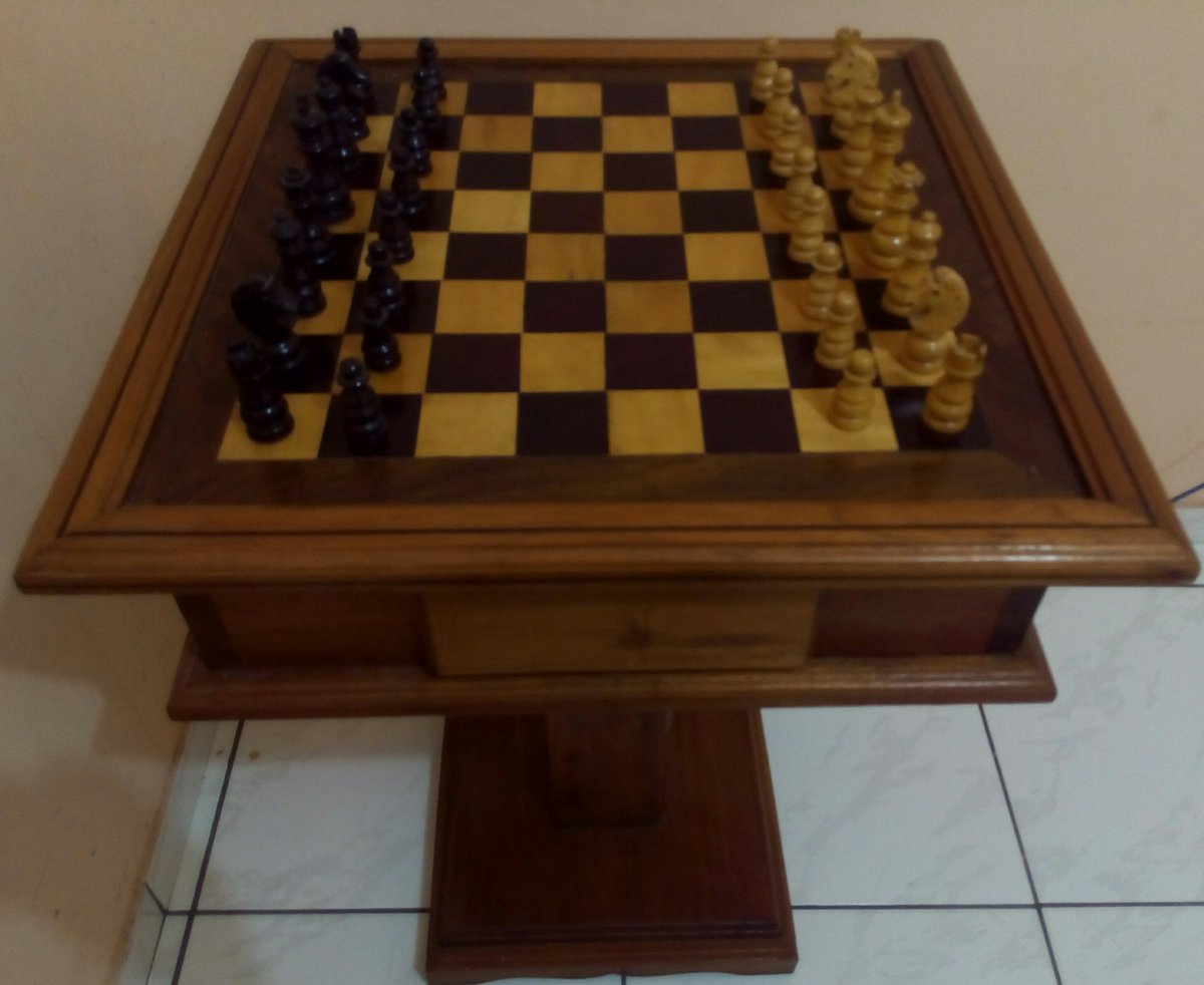 clovisncsousajr's tweet image. #Crush

#Chess #ChessTable