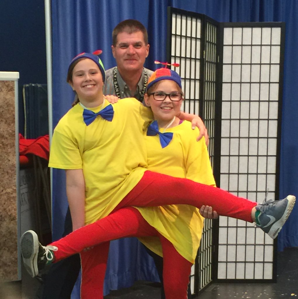 dcmodesto's tweet photo. School performance of Alice. Fun when they get into character. https://t.co/EQ3GXV6rQM