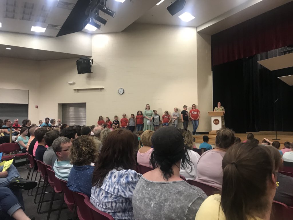 MusicSommerfeld's tweet photo. So proud of these kiddos! What better way for a music teacher to celebrate her Birthday!? :D #BHES180daysoflearning #bhescountonme #birthday #elementarymusic #collaboration https://t.co/imRIJvzDGs