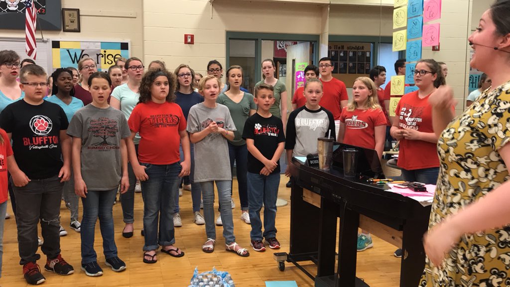 MusicSommerfeld's tweet photo. So proud of these kiddos! What better way for a music teacher to celebrate her Birthday!? :D #BHES180daysoflearning #bhescountonme #birthday #elementarymusic #collaboration https://t.co/imRIJvzDGs
