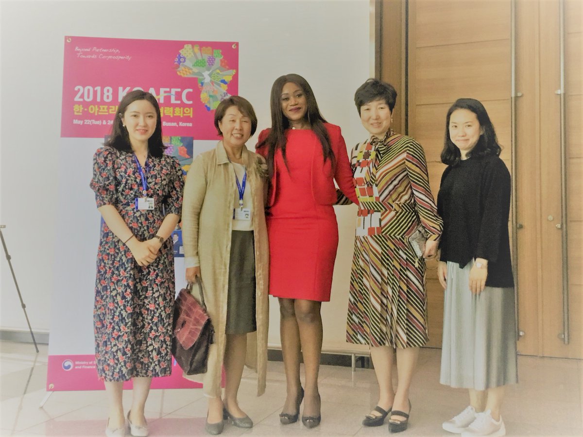 Great #AfDBAM2018 : The importance of #textile #research labs <a href="/e_faal/">E Faal</a> @OleyDibbaWadda @Sha_Osei <a href="/NkandaYatu/">Nkanda Yatu Design</a> <a href="/jamaica_EU/">Jamaica In The EU</a> <a href="/vanessaperumal/">@VanessaPerumal</a> <a href="/choi_afdb/">Yuna Choi</a> <a href="/CClumpa/">Charity Chanda Lumpa</a> <a href="/HumanBDesigner/">Human B</a> @MoniqueNtumngia <a href="/LushAfrica/">Lush Africa</a> <a href="/AfricaFashionCA/">African Fashion CA</a> <a href="/AfricaFashionWk/">aafw_sa</a> <a href="/AfricaFashionSt/">Africa Fashion Style</a> <a href="/Africa_FashionX/">AfricaFashionXchange</a> <a href="/AfricaFash/">Africa Fashion+ more</a>