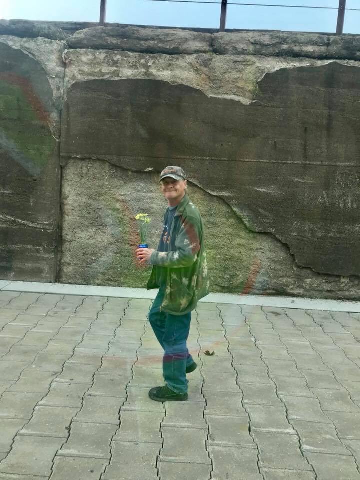 HooksTara's tweet image. Humans are beautiful. Credit to my friend Lisa for grabbing this beautiful moment of this beautiful soul.