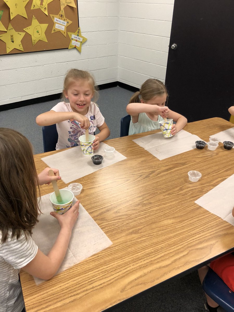 DunlapJess12's tweet photo. Having some fun with slime while learning about solids and liquids! https://t.co/Vm1vmbIcXW