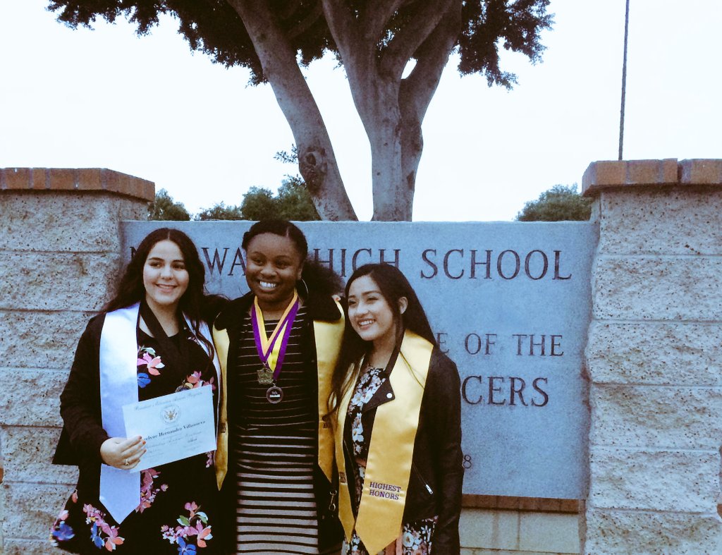 I love you guys 💛💜 

| Theatrics Club Board Members, 2017-2018. Senior Awards Night. |