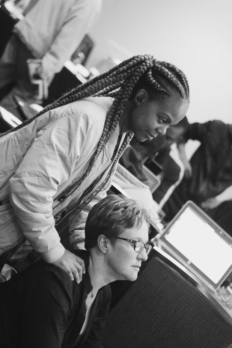 Geekulcha's tweet image. Great seeing young ladies challenging themselves at the @ITWeb Security Summit #SS18Hack #ITWebSS2018