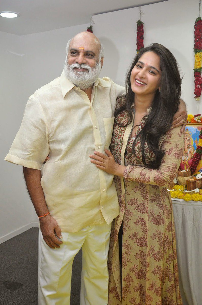 Wishing our Darshakendrudu @Ragavendraraoba garu a very happy birthday, good health, peace and happiness always! He mentioned on several occasions that #Anushka is like his daughter. 🙏♥️♥️ #HBDRagahavendraRaoGaru