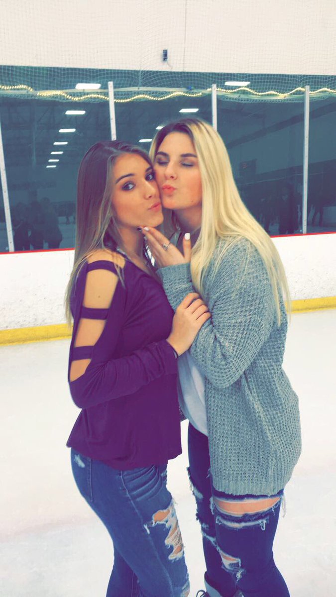 SydneyHunt76's tweet photo. happyyy birtthdayy queen!! love you to pieces💖😘 https://t.co/UUiU5MyZF1