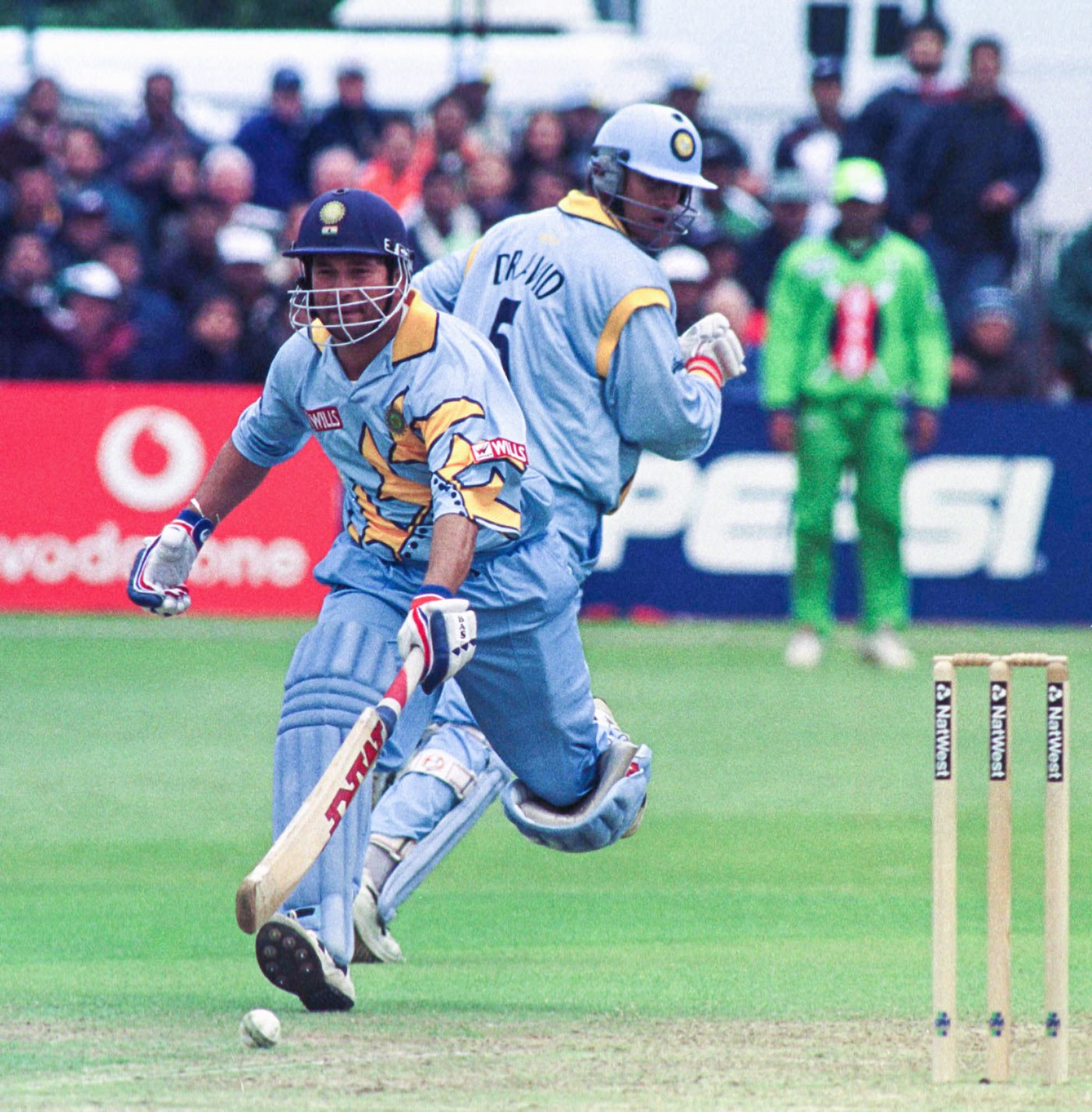 Sachin Tendulkar sneaks a single during the innings against Kenya in 1999 World Cup. (Credits: Twitter)