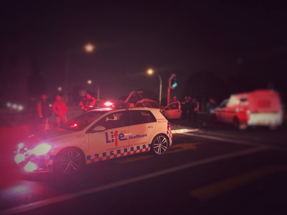 Earlier Fatal MVC, Durban Rd Kenridge. 1 fatality and 1 pt with serious injuries transported to hospital by <a href="/WCHEMS/">Wojin Chems</a>. Expect delays. #Rescue
<a href="/_ArriveAlive/">Arrive Alive</a> <a href="/FatalMoves/">The Fatal Moves Team</a> <a href="/EWNTraffic/">EWN Traffic</a>
