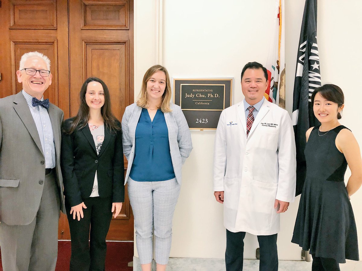 KPNapaSolanoFM's tweet photo. PGY1, Dr. Alyson Davidson with AAFP &amp; congressman Pete Aguilar in Washington DC lobbied about bills addressing the opioid crisis, maternal mortality, expanding &amp; developing primary care. @RepPeteAguilar #kpnsfmrp #kpnsfmrp #aafp2018 #congressmanpeteaguilar #WashingtonDC https://t.co/34pxR3XDxr