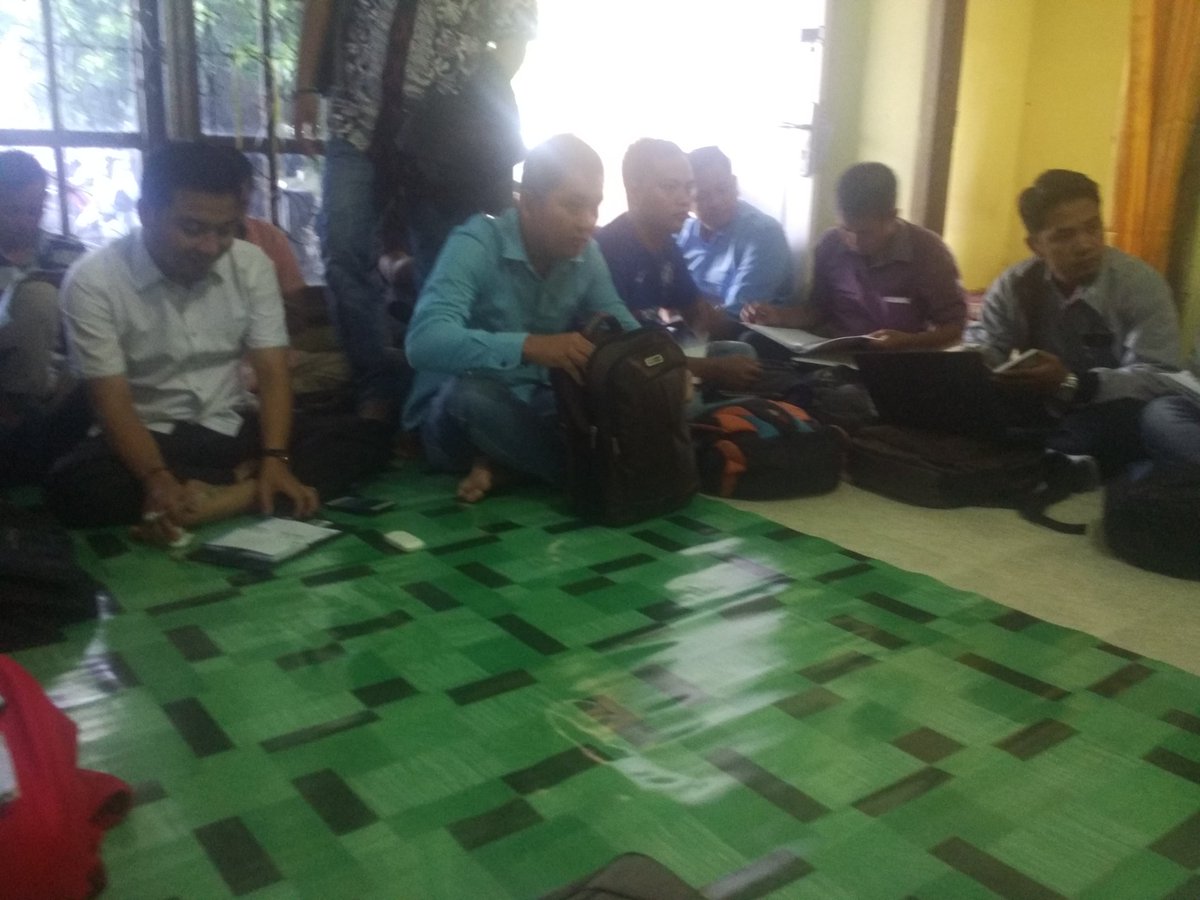 Satrian_Putih's tweet photo. Suasana puasa PD dan PDTI tetap bekerja membangun desa, IST di kantor TA terkait Posyantekdes, PKT, Sipede dan realisasi APBDus #Bhaktidesa #PendampingDesa @jokowi @EkoSandjojo @taufikmadjid71 @fachrilabalado @tppindonesia @TPPI_JAMBI @TPPI_BUNGO https://t.co/wycUZuruvt