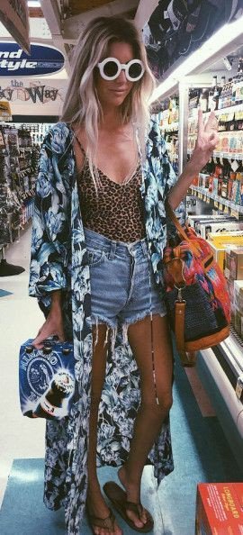 bohosoup's tweet photo. sign up at Poshmark using invite code SKYLAR714 for $5 off your first purchase💙 https://t.co/wi6A13iz2A