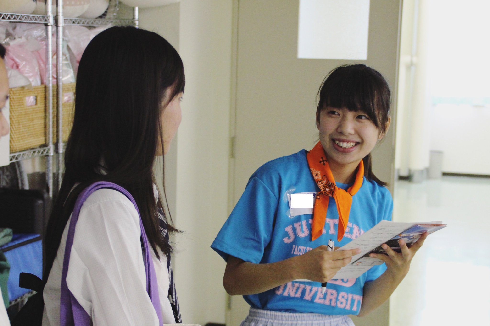順天堂大学医療看護学部 オープンキャンパス イベント紹介 キャンパスクルーズ では在学生がキャンパス内をご案内します さらに案内コースの途中では在学生のレクチャーによる看護体験も ぜひ在学生にたくさん質問をしてみて