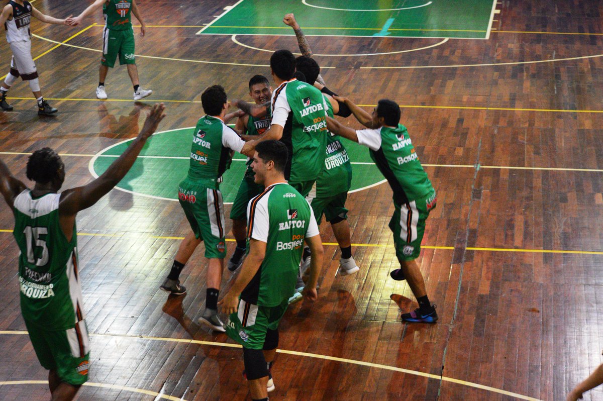 laligafederalok's tweet photo. #TorneoFederal

@TribunoBasquet se puso match point

https://t.co/FssbaztuvU https://t.co/IlhdOP07ZM
