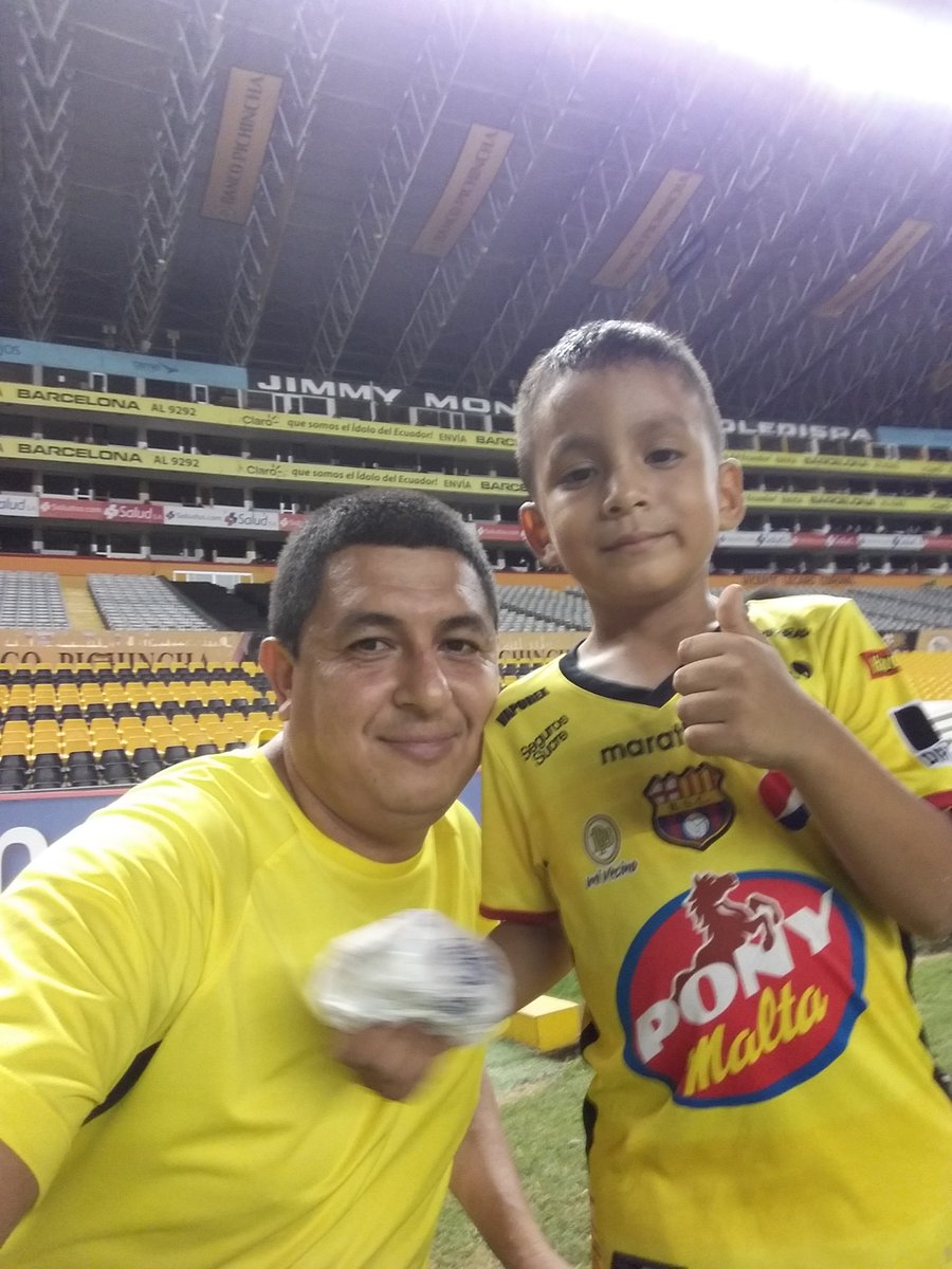 EdisonCadena18's tweet photo. @sociosbsc @panchocevallosv @HRUGEL @LuigiMB @GinoFreireB @IvanTrivinoS @CheoGomez @Maurov_87 @SociosBSCQuito @ZonaMegaRadioTV @ROFLO70 Gracias barcelona @SocioT_OesteBSC  saludos desde montalvo prov los rios https://t.co/1XK05EHH47