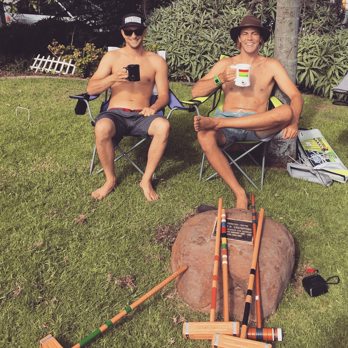 ZangProducts's tweet photo. Croquet anyone? #croquet #funday #wakeandbake #pipemug #coffeepipemug #coffeemugpipe #weedactivites https://t.co/9gZT8VFTDp
