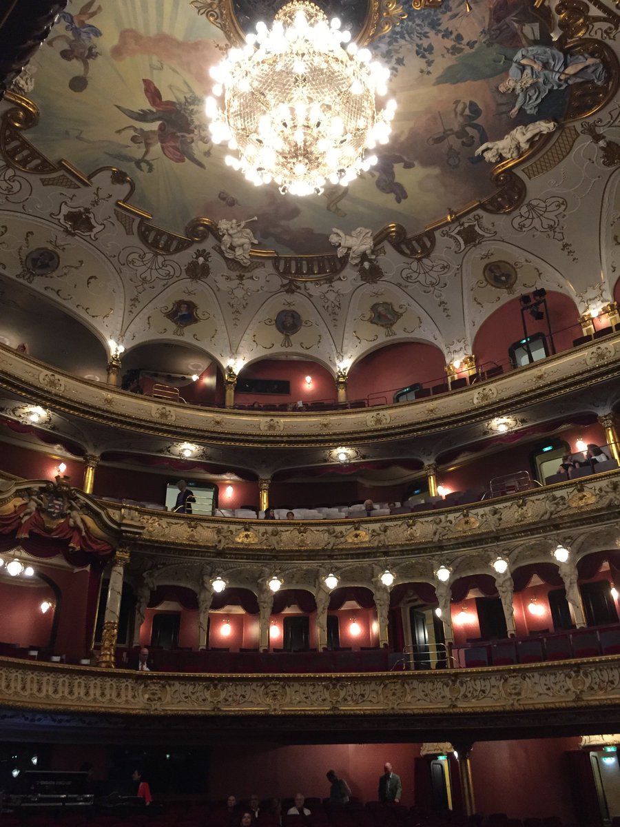 alisonlbare's tweet photo. Hessisches Staatstheater Wiesbaden https://t.co/Ig24VgnTxU