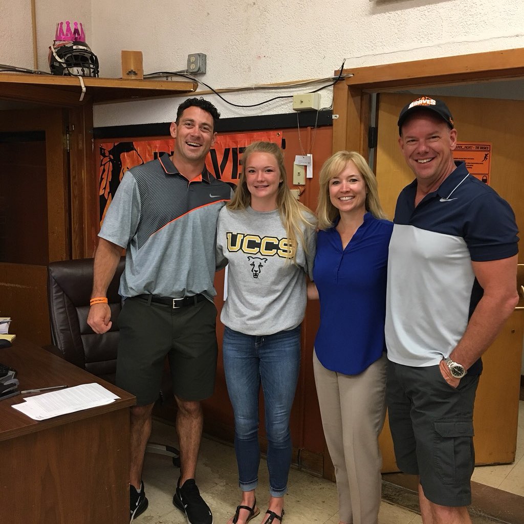 rieke_kelly's tweet photo. Megan Rieke signed her letter of intent to pole vault for the University of Colorado at Colorado Springs today. Go Mountain Lions!
@Flathead_High @GoMountainLions https://t.co/02FyxdX2ly