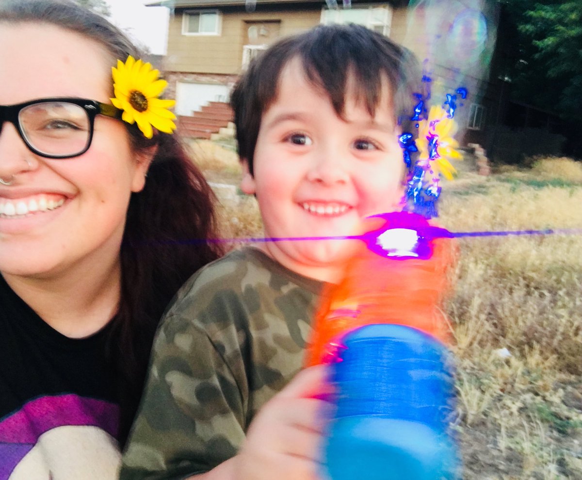waywardandwine's tweet image. Today’s walk included a kiddo &amp;amp; a bubble machine &amp;amp; some flowers. Happy happy. #spnfit