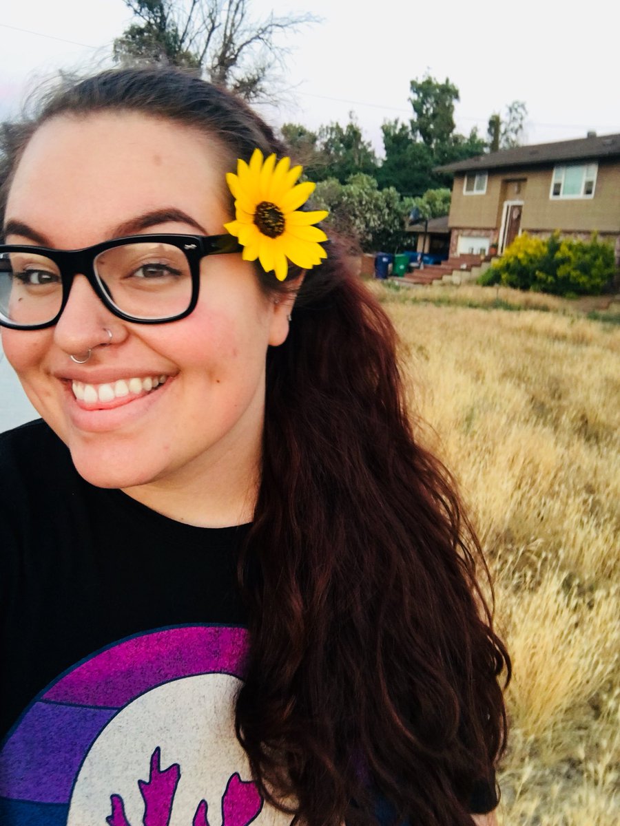 waywardandwine's tweet image. Today’s walk included a kiddo &amp;amp; a bubble machine &amp;amp; some flowers. Happy happy. #spnfit