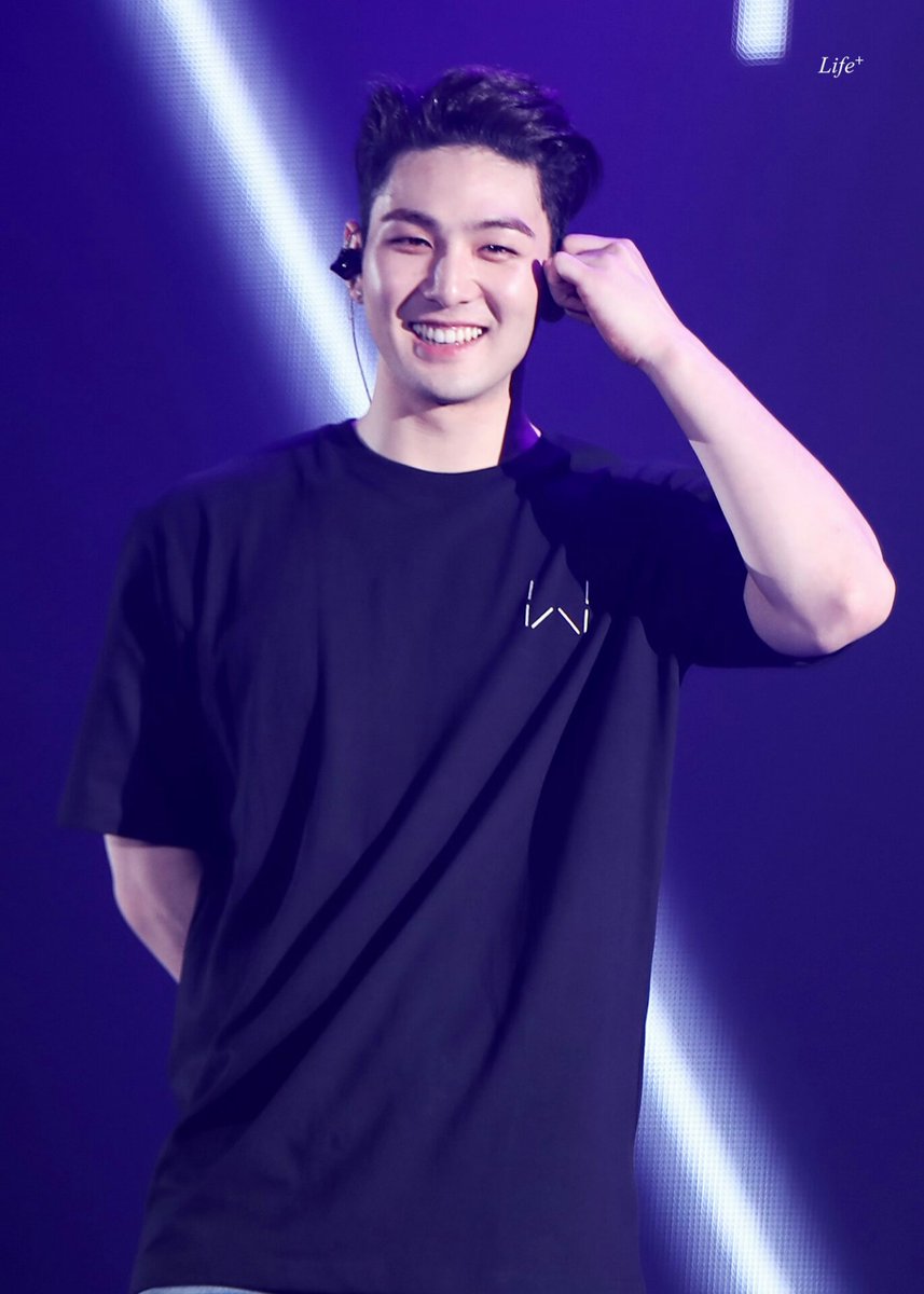 Checherryichiro's tweet photo. #뉴이스트W #NUESTW #NUEST_W #NUEST #ARON #BAEKHO #JR #REN #NuestWRen #NuestWAron #NuestWBaekho #NuestWJr
Su sonrisa es tan hermosa, el es simplemente perfecto 😍❤ https://t.co/NpKO1yrT7M