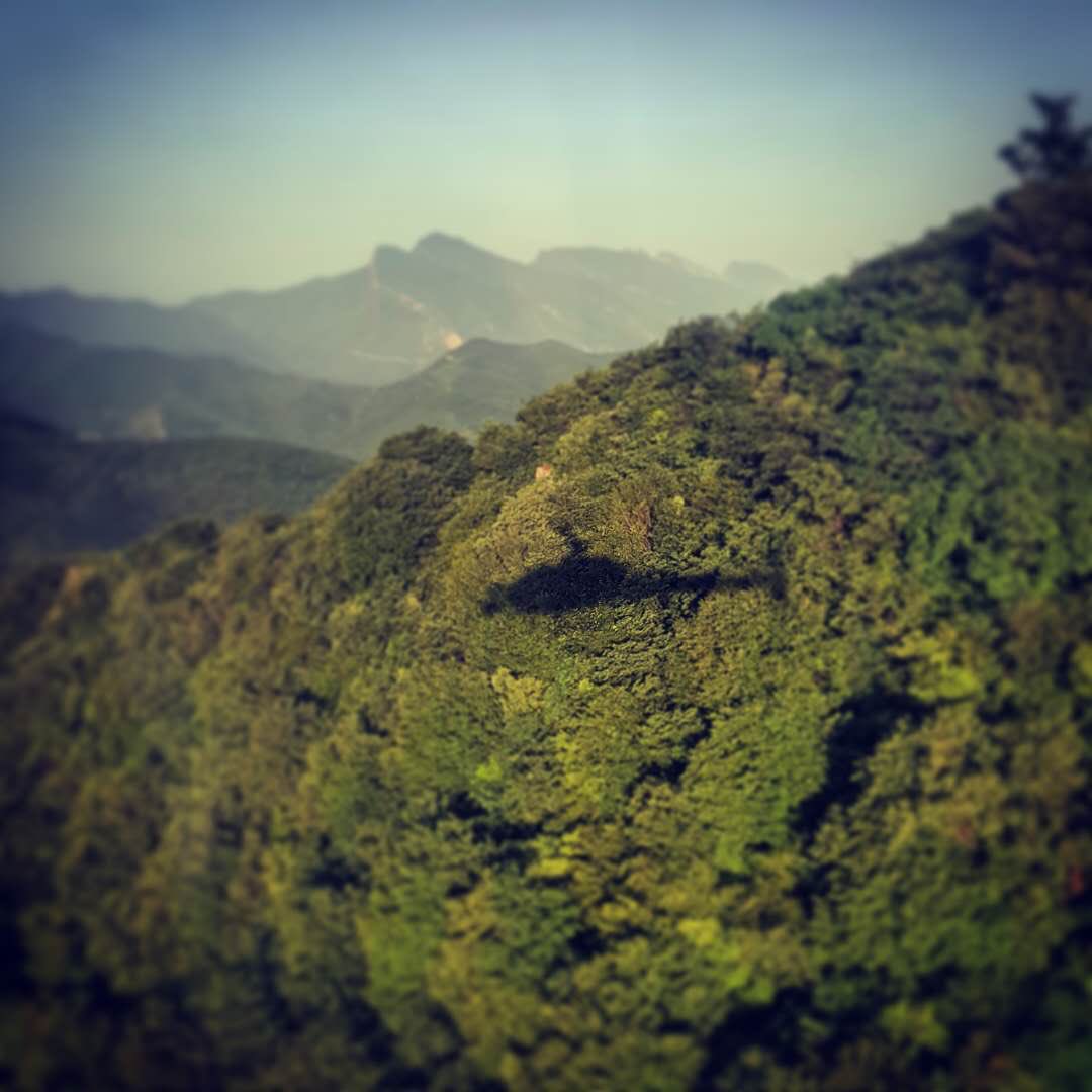FlyrideFilms's tweet image. After 5 days holed up in our #Songshan hotel thanks to the weather we finally got airborne today for an awesome dawn! 3/5 sacred mountains shot! On to #Huashan #flyride5sacredmountains @Talesmithtv @moonrakervfx