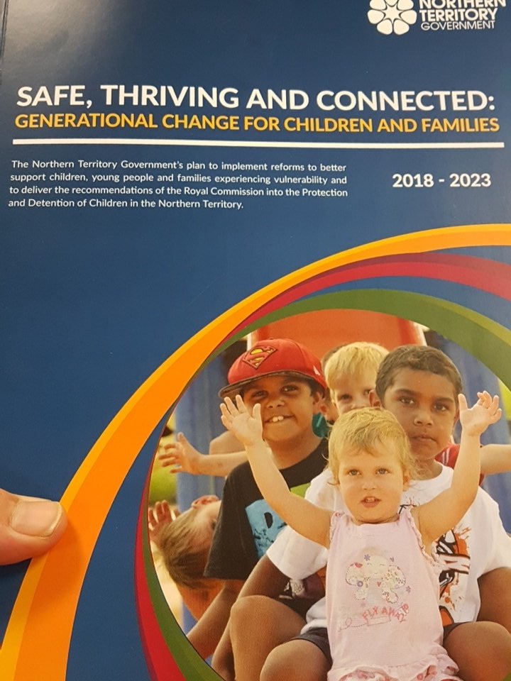 TimFrank34's tweet photo. Teachers+Govt+Community+Health workers want to build on strengths and beauty in #TC! There are incredible opportunities in the #NT! If you want to work- come to #TennantCreek! You will be amazed! Spread the word @AEUfederal @ATN_NSW @unionsaustralia @GerryMcCarthy1 @sid_vashist https://t.co/SGaWljR4tX