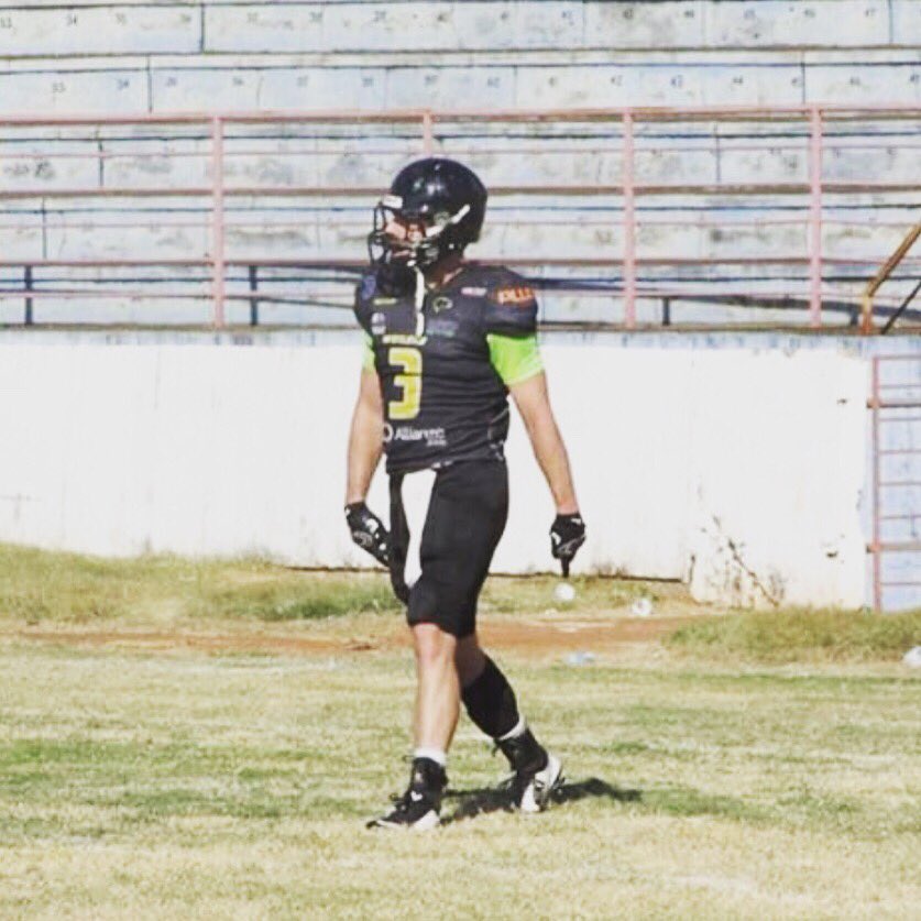 codylamoreaux13's tweet photo. #gameweek #GoWeilers https://t.co/rCYzxV4tt7