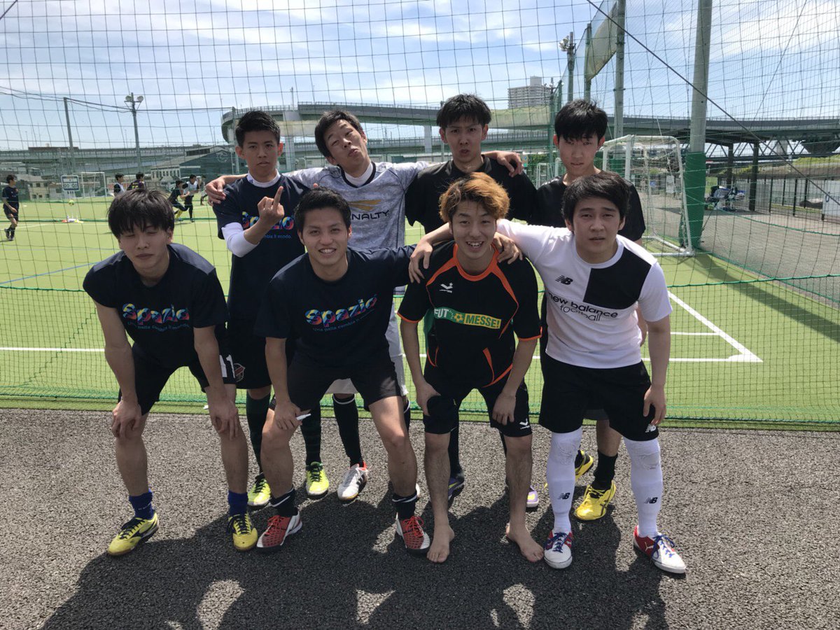 FCwarriors1's tweet photo. ✔5/20 海老江PREMIUM CUP
5チームによる大会で予選を2勝1敗1分で得失点差により3位でした😭トーナメントでは4位と対戦しPKでトータル3位という結果に終わりました！次回は27日の大会で優勝し返り咲きたいです！チーム一同頑張ります！！
#fcwarriors #futsal  #soccer #fight https://t.co/bEljxfZq7c