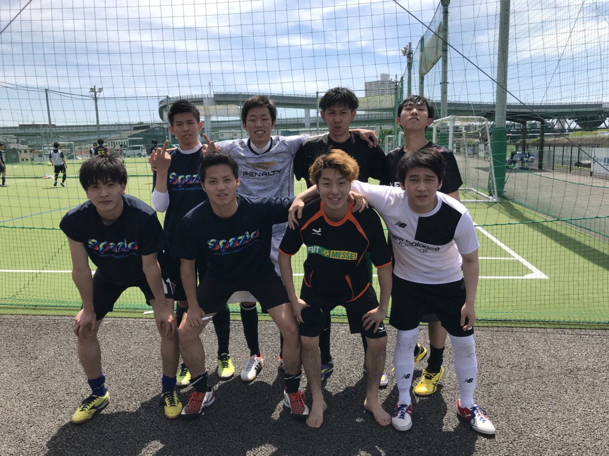 FCwarriors1's tweet photo. ✔5/20 海老江PREMIUM CUP
5チームによる大会で予選を2勝1敗1分で得失点差により3位でした😭トーナメントでは4位と対戦しPKでトータル3位という結果に終わりました！次回は27日の大会で優勝し返り咲きたいです！チーム一同頑張ります！！
#fcwarriors #futsal  #soccer #fight https://t.co/bEljxfZq7c