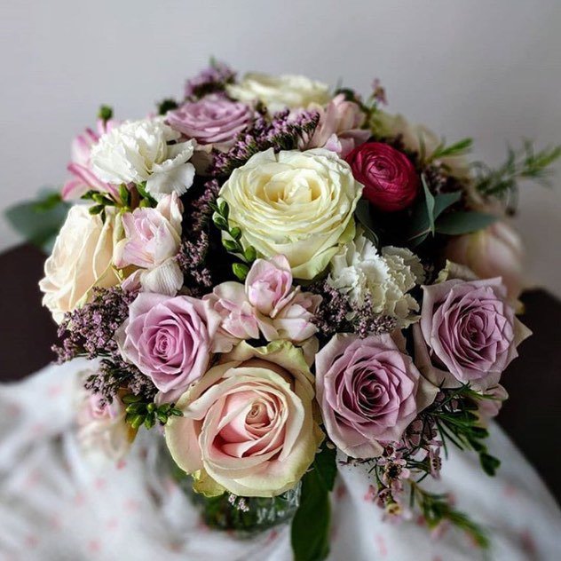 MeijerRoses's tweet photo. A flowery pick-me-up by @ladka.teichman
.
.
.
#meijerroses #flowers #flowerstagram #flowerpower #weddings #weddinginspiration #flowerslover #weddingflowers #weddingideas #bride #flowermagic #weddingday #weddingstyle #weddingtime #weddinginspo #weddingse… https://t.co/uMUIIqV0fP https://t.co/G6I3Ax9fxh