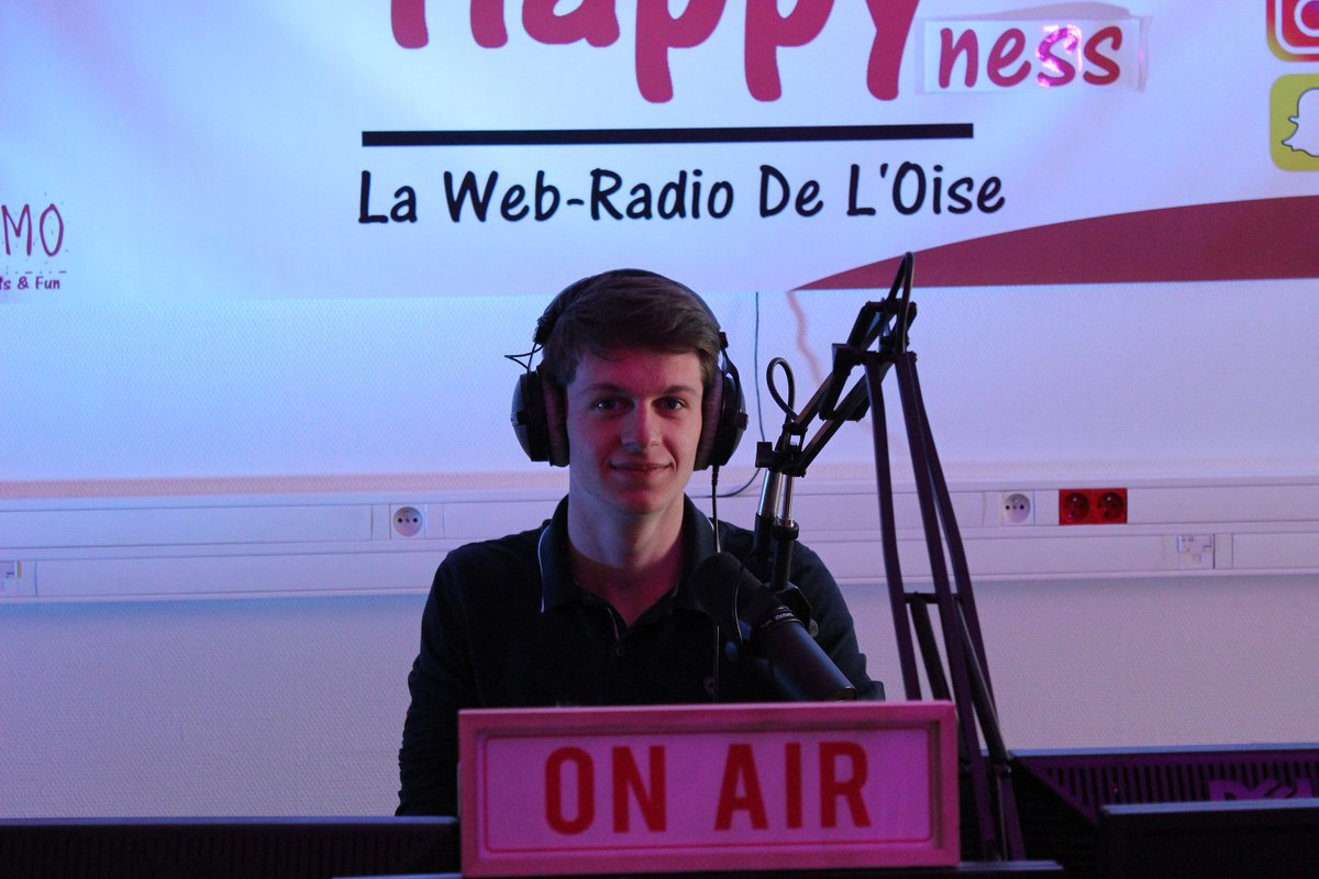 HappyRadio60's tweet photo. Ce soir c'est la première émission de L'Happy Hours de Rémy 😱🎉🎧
Nouveau Rendez-vous Hebdomadaire, chaque Mercredi à 18H 🎧 

Réagissez sur la rubrique Dédicaces pour demander vos musiques et passer vos messages 🎙🎤🎧
À écouter ici ==> https://t.co/HPFd3bsN4s https://t.co/PZHYhyHQmX