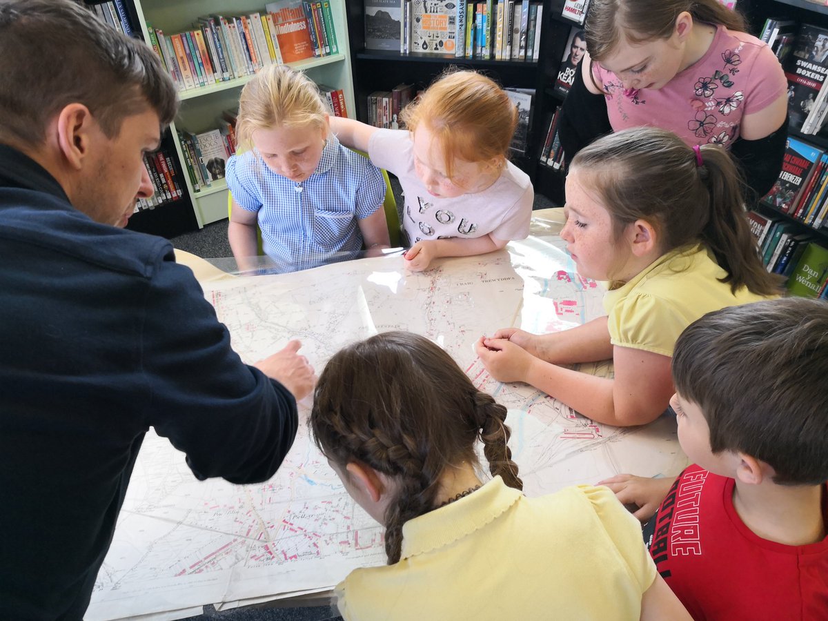 portmeadp's tweet photo. We're enjoying learning about our local area. We've looked at pictures and maps from the past and present. #pmdpy3 #pmdptrip #pmdpcym #pmdpgeog #pmdphist https://t.co/VBaiFarUcr