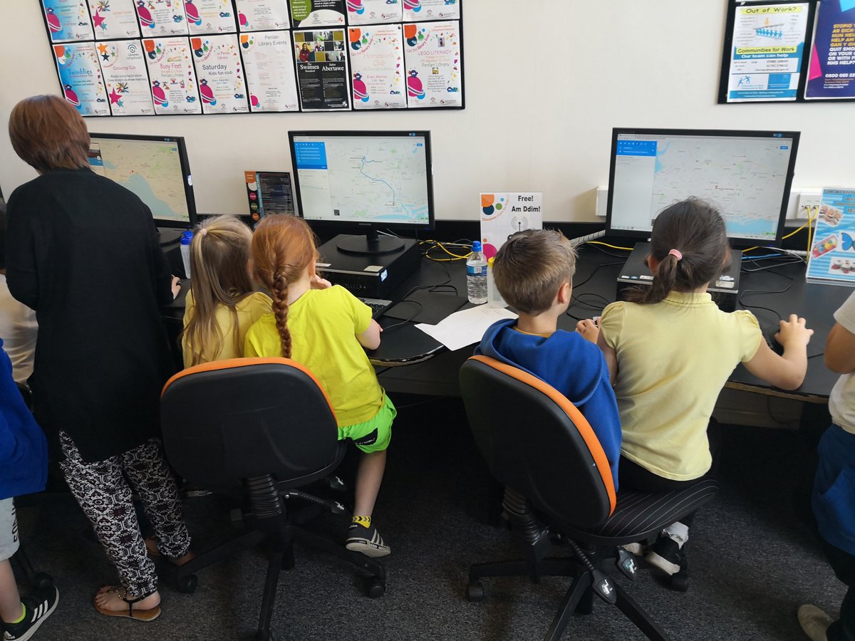 portmeadp's tweet photo. We're enjoying learning about our local area. We've looked at pictures and maps from the past and present. #pmdpy3 #pmdptrip #pmdpcym #pmdpgeog #pmdphist https://t.co/VBaiFarUcr